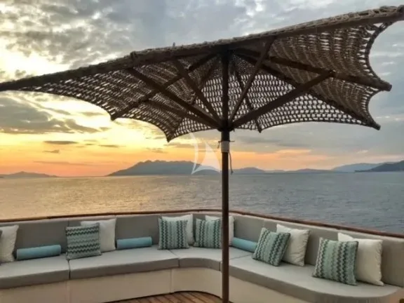Sundeck