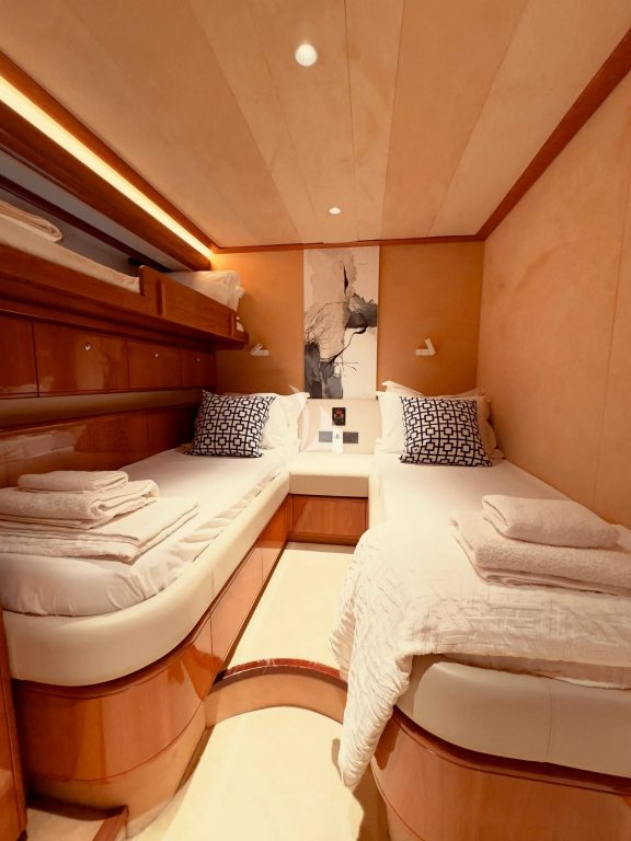 Image of ARCELIA yacht #13