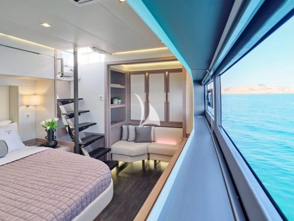 Master cabin stairs to the foredeck