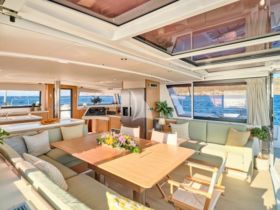 Saloon/aft deck