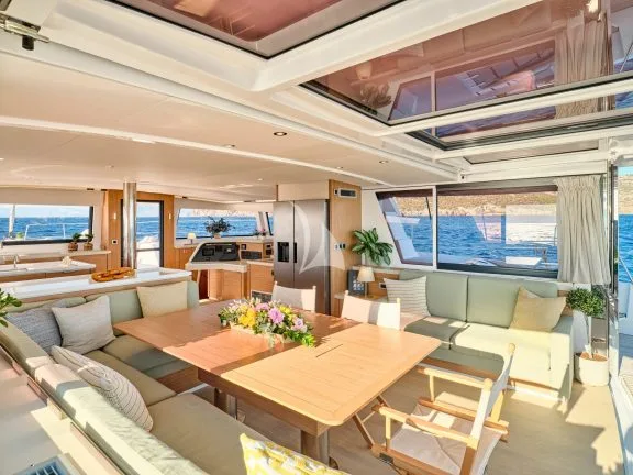 Saloon/aft deck