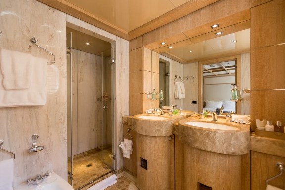 Lower Deck - Double Cabin Ensuite