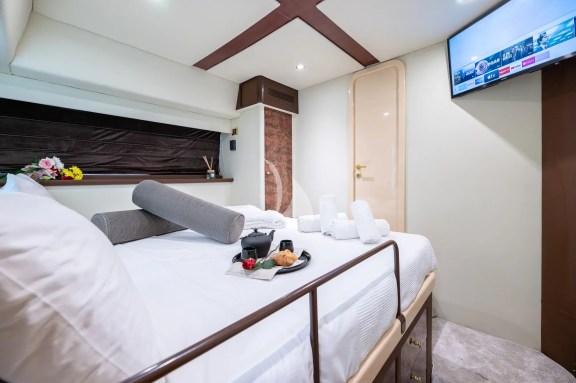 Guest cabin