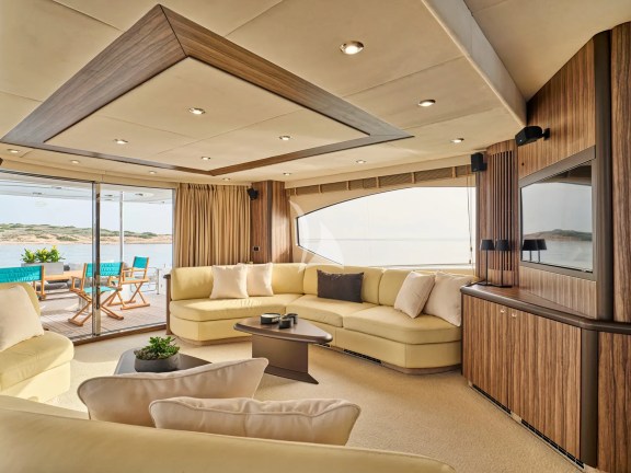 Image of M FIVE yacht #26