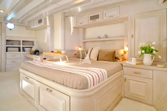 Image of WHITE PEARL yacht #32