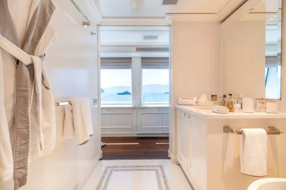 Master cabin bath