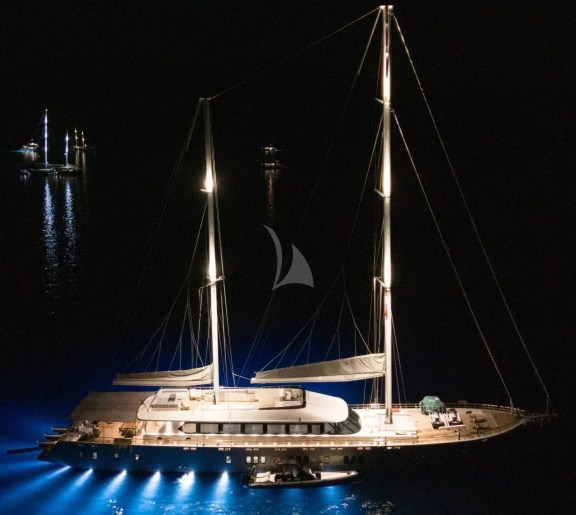 Image of De Love yacht #13