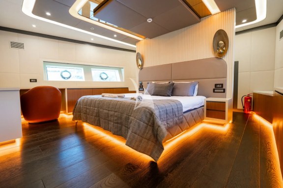 Image of North Wind yacht #35
