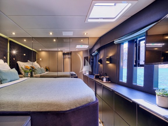 Guest cabin