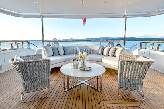 Maind deck aft