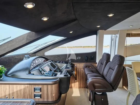 Image of M FIVE yacht #36