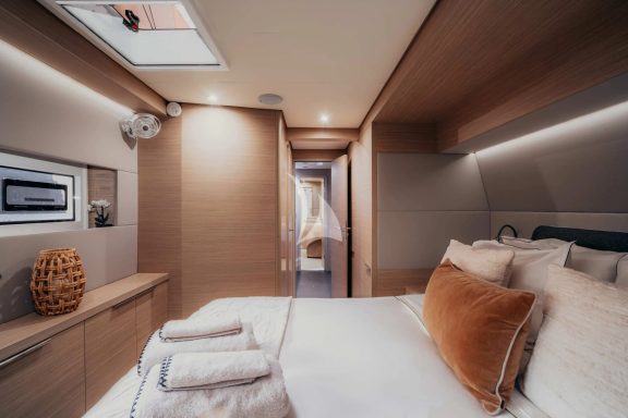 Guest cabin