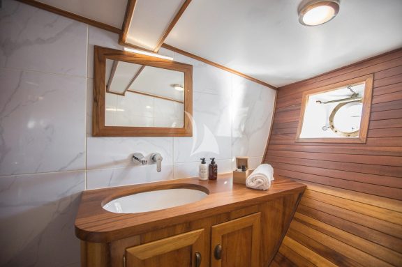 Master Suite - bathroom