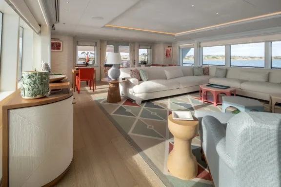 Bridge deck salon