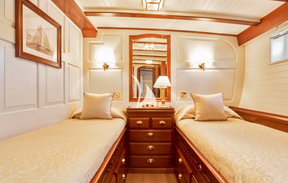 Twin cabin