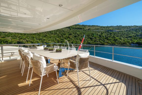 Upper deck aft