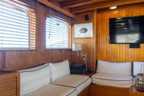 Image of Aphrodite yacht #20