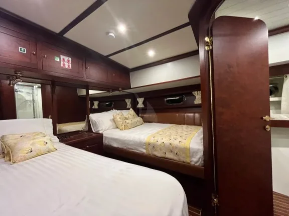 Triple Cabin