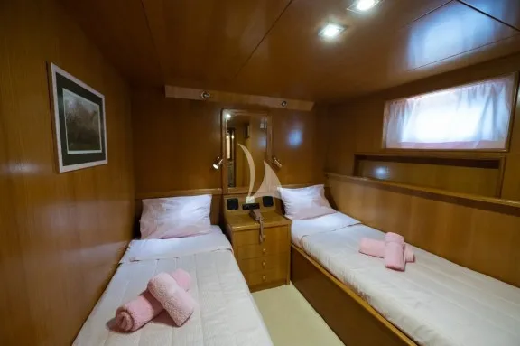 Image of ELENA yacht #28