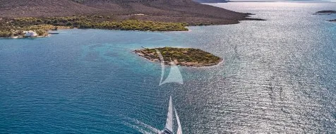 Sailing Catamaran vs Power Catamaran: Which Is Better for Greece?
