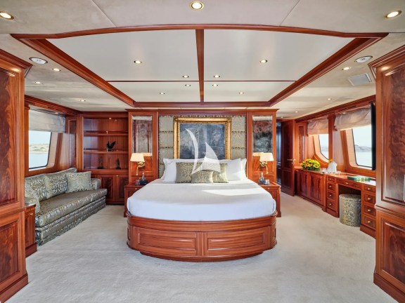 Image of OPTION B yacht #46