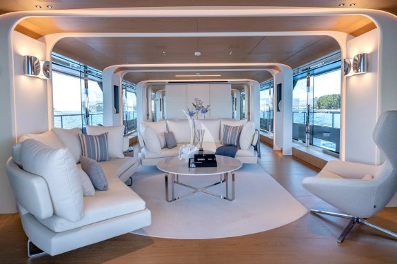 Main deck salon