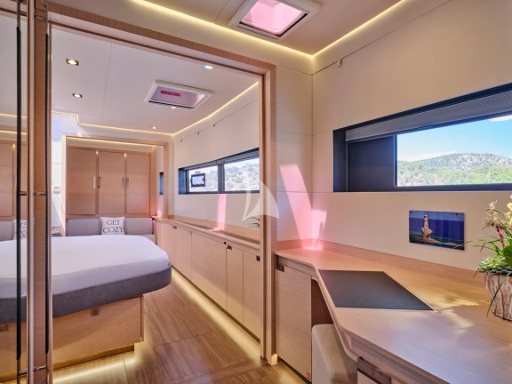 Image of SERENISSIMA yacht #32