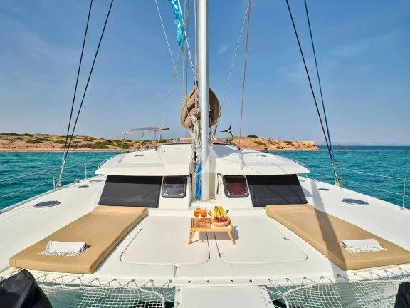 Fore Deck - Sunbathing Area