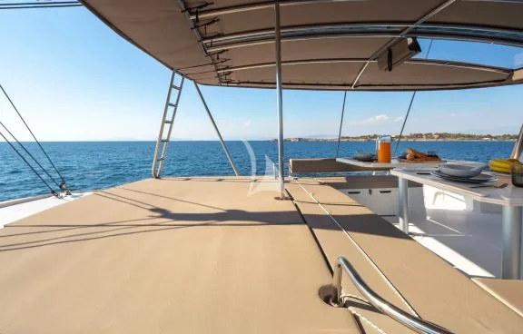 Image of LICENSE TO CHILL yacht #28