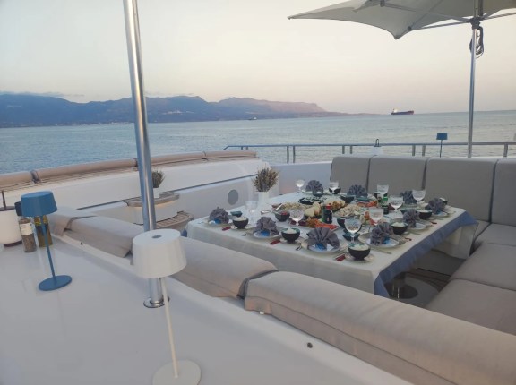 Forward bridge deck dining set up