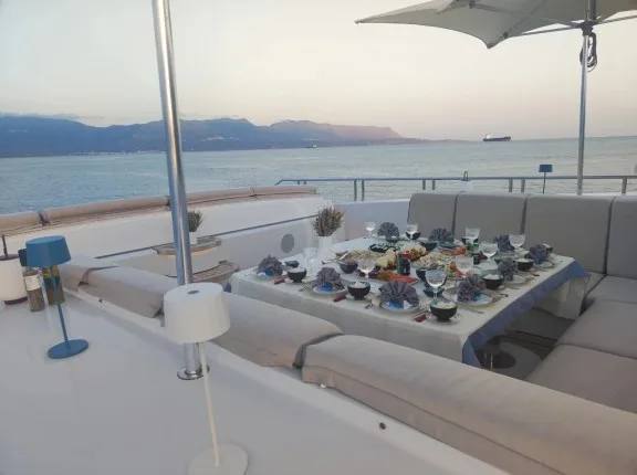 Forward bridge deck dining set up