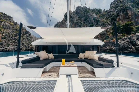 Shaded area on foredeck