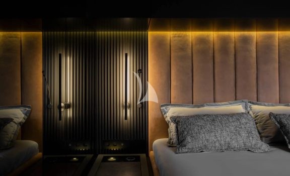 Guest cabin