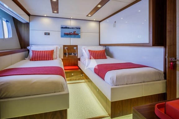 Image of GEORGE P yacht #32
