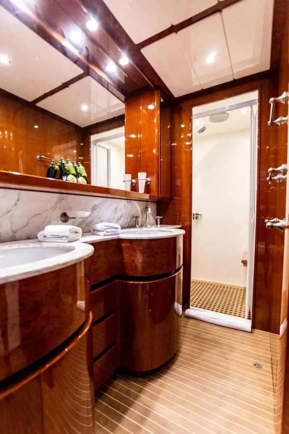 Image of PAREAKI yacht #31