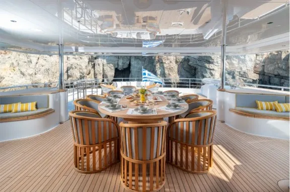 Brideg deck dining
