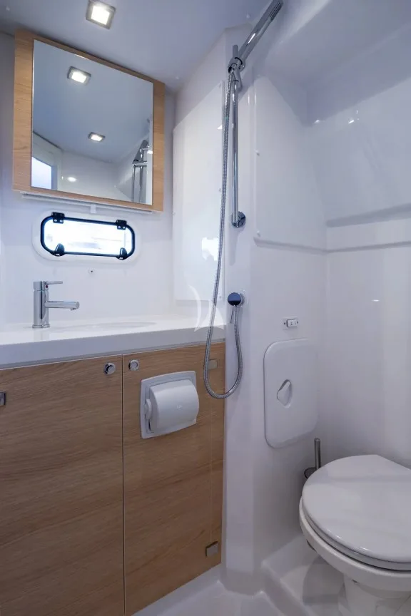Image of LICENSE TO CHILL yacht #24
