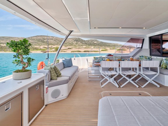 Aft seating area