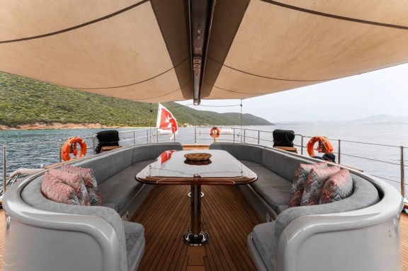 Image of LE PIETRE yacht #29