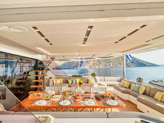 Aft dining area