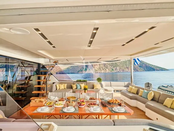 Aft dining area