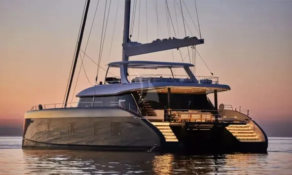 7X moored