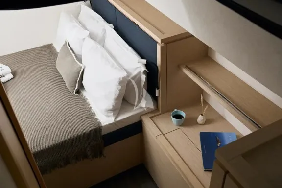 Guest cabin