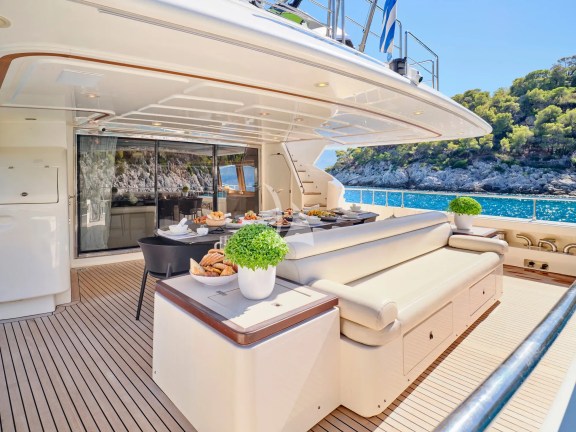 Image of SEVEN S yacht #38