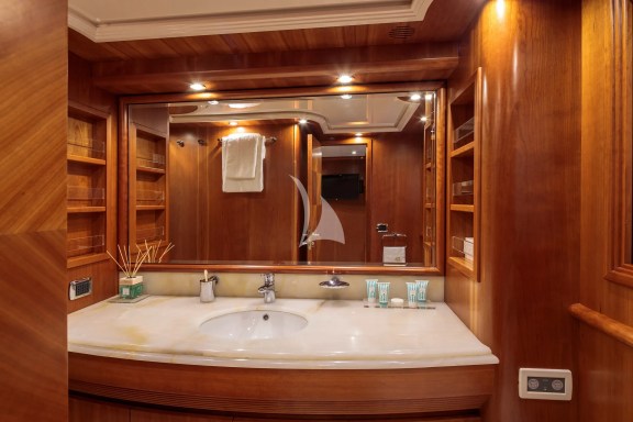 Image of FREEDOM yacht #36