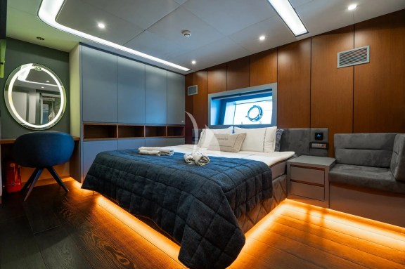 Image of North Wind yacht #32