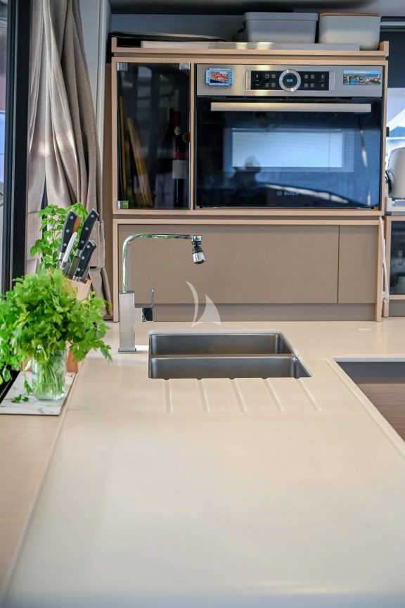 Image of 7th Heaven yacht #8