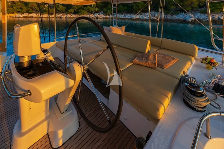 Flybridge Helm Station