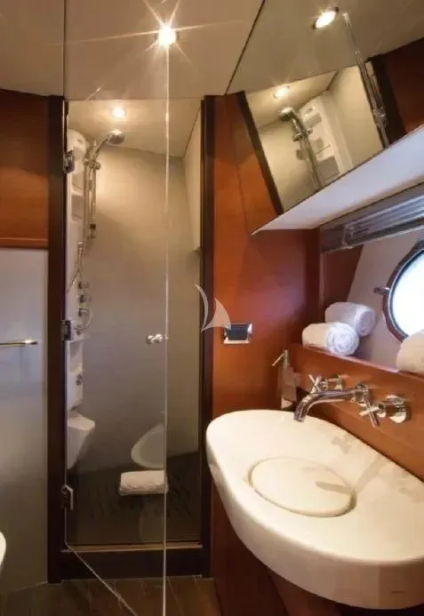 VIP Cabin batrhoom with hydro-jet shower unit