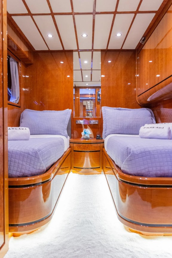 Image of PAREAKI yacht #24